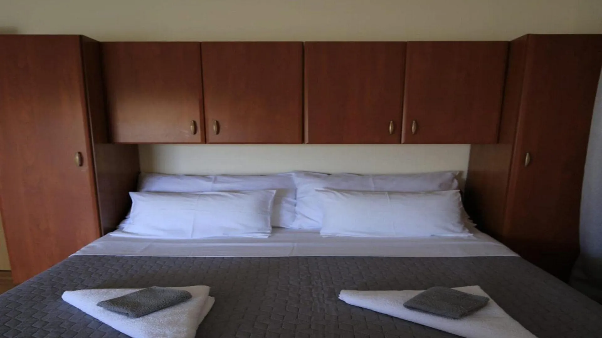 Apartment Barbara - Two Bedroom Apartment With Terrace Vir